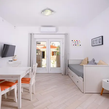 Apartments Mely Razanac Exterior photo