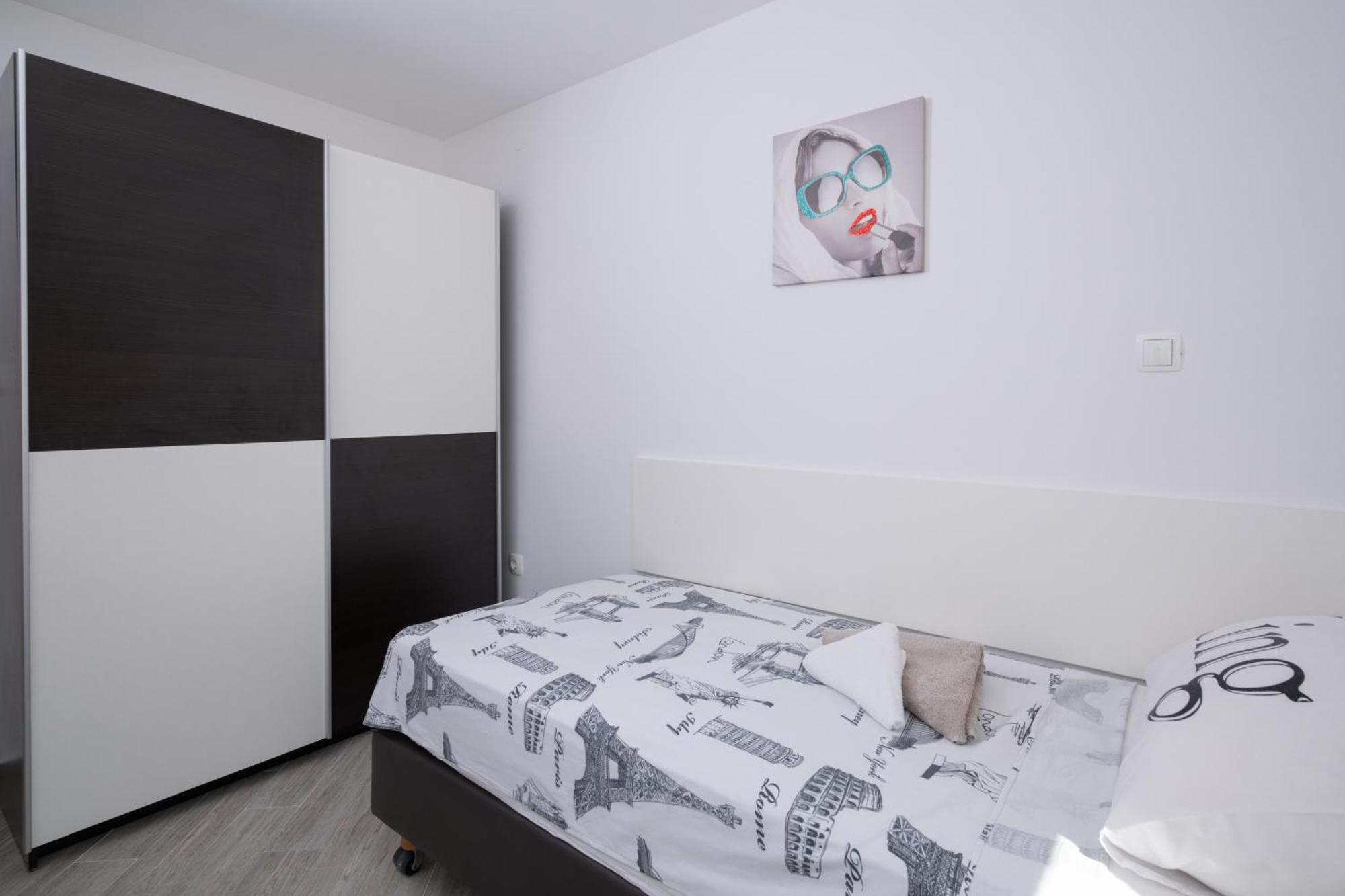Mely Apartment *